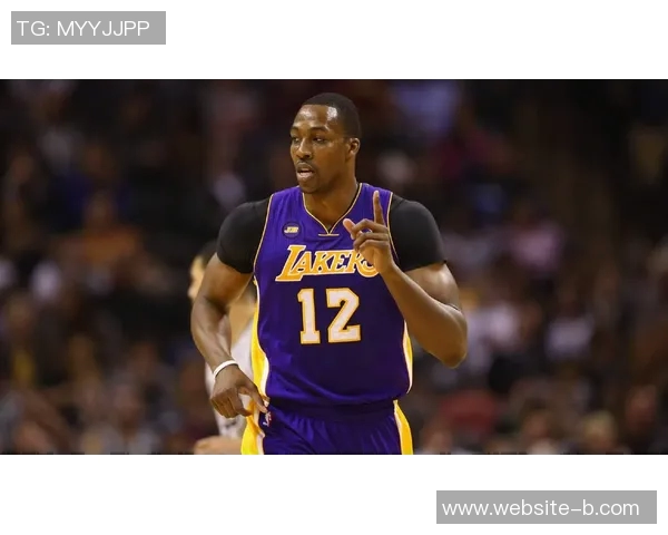 霍华德晒与佩林卡合照及39号球衣照为湖人加油展现归队决心 霍华德晒与佩林卡合照及39号球衣照为湖人加油展现归队决心