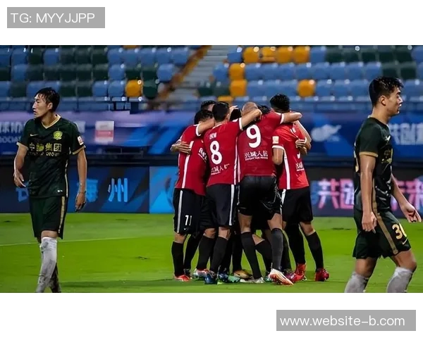 辽宁铁人感恩成都蓉城期待共同见证中国足球崛起的辉煌时刻